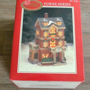 NIB New Dickens Collectables Town Series Christmas Village Vintage Holiday